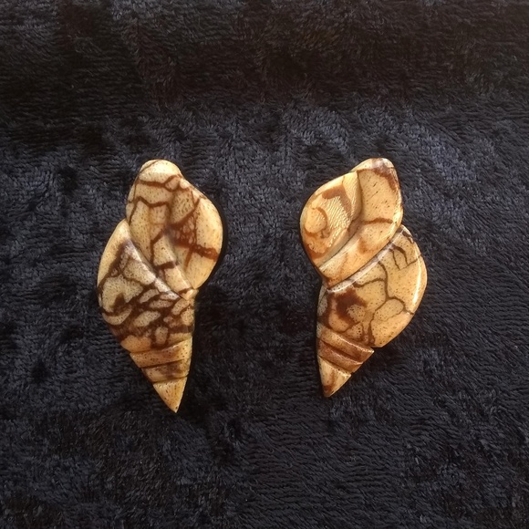 Vintage Karla Jordan - RARE Tiger Coral Earrings - Picture 1 of 5